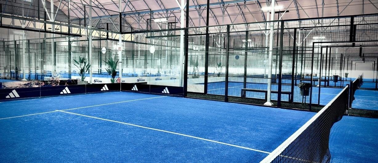 Pistes de padel couvertes